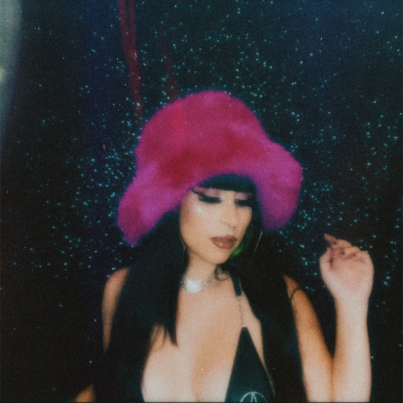 Meet your Posher, Diana - Picture 6 of 17